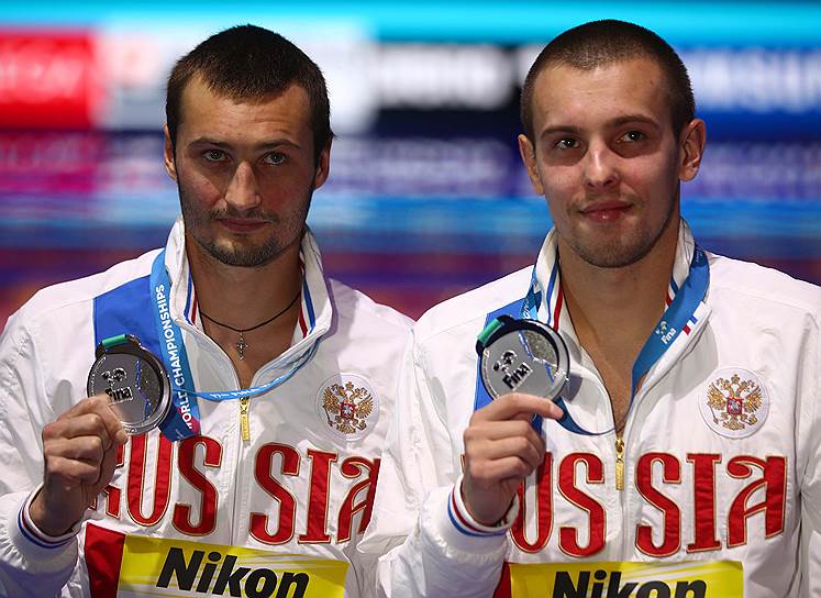 Серебряные призеры чемпионата мира по водным видам спорта Виктор Минибаев и Александр Бондарь