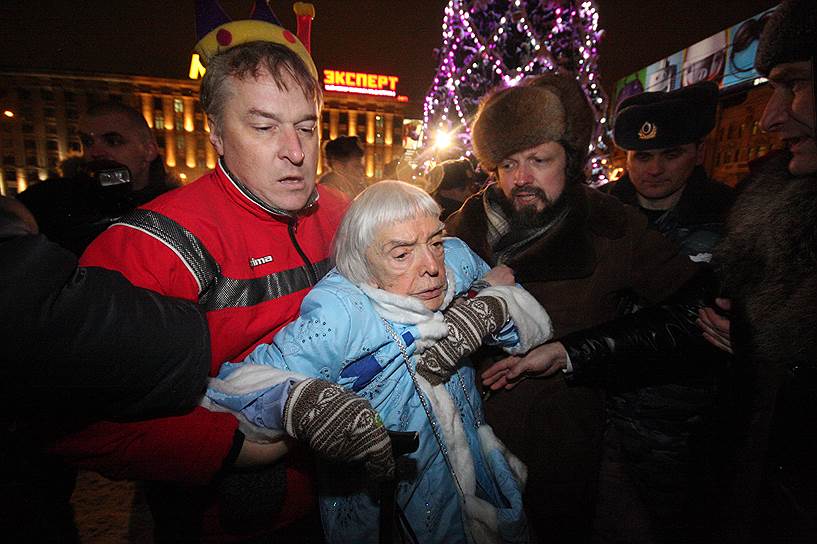 Алексеева была одним из организаторов митингов в защиту ст. 31 Конституции, проходивших в 2009–2010 годах на Триумфальной площади в Москве