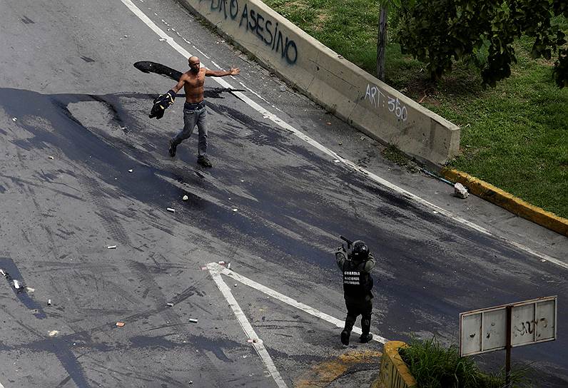 Забастовка противников президента Николаса Мадуро в Венесуэле