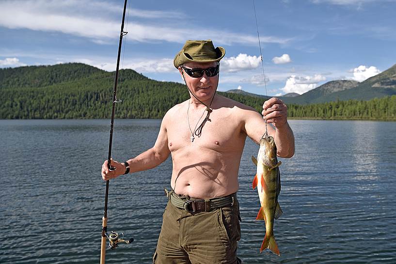 Президент России Владимир Путин во время рыбалки