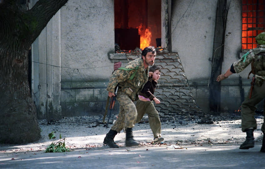 С 2 по 15 июля 1993 года в ходе наступательной операции абхазской армии были освобождены города Каманы и Ахалшени, села Гума и Шрома, а также установлен контроль над шоссе Шрома—Сухум