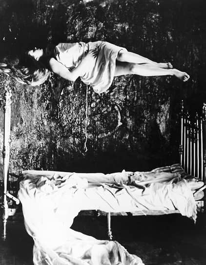 Маргарита Терехова лишь дважды работала с Андреем Тарковским — в фильме «Зеркало» (кадр из фильма на фото, 1975) и в спектакле «Гамлет», но после этого режиссер назвал ее «обыкновенной гениальной актрисой»
