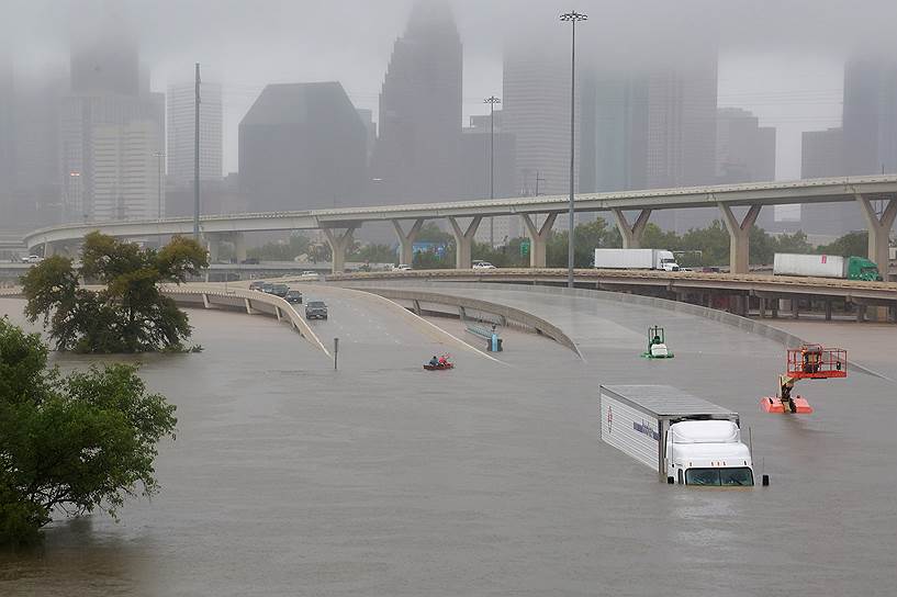 Хьюстон, США. Улицы города, затопленные во время наводнения вызванного ураганом «Харви»