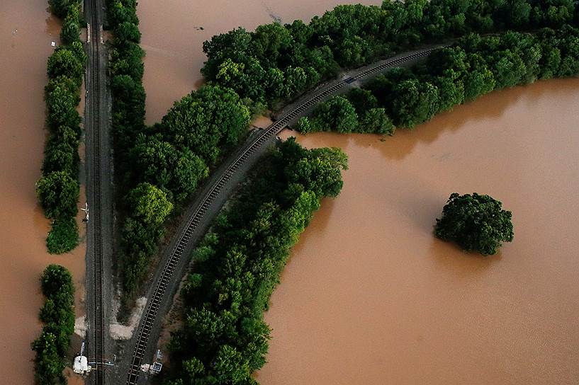 Техас, США. Затопленные в результате урагана «Харви» железнодорожные пути