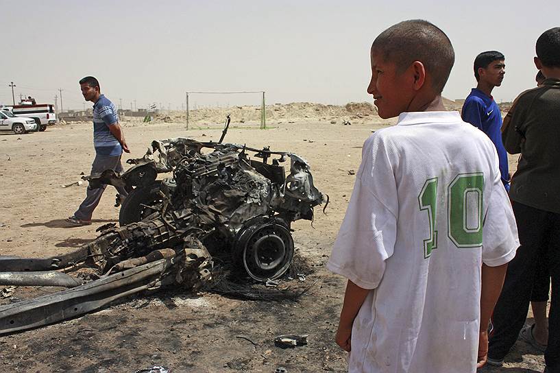 14 мая 2010 года на стадионе в иракском городе Талль-Афар террористы взорвали два автомобиля во время футбольного матча. Погибли 25 человек, еще около 100 пострадали. Предполагаемый организатор: боевики, связанные с «Аль-Каидой» (запрещена в РФ) 