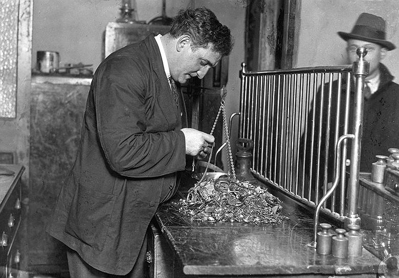 Отмена золотого стандарта в 1931 году побудила британцев продавать золото