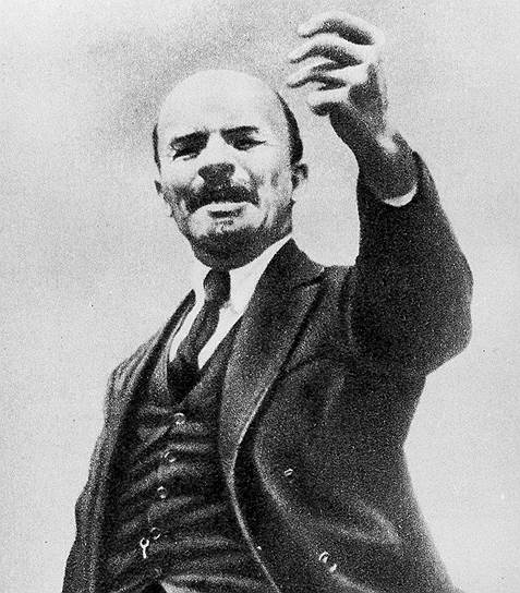 В начале октября Ленин тайно вернулся из Выборга в Петроград. 10 (23) октября ЦК РСДРП (б) по его предложению принял резолюцию о вооруженном восстании. Из протокола заседания: «Тов. Ленин констатирует, что с начала сентября замечается какое-то равнодушие к вопросу о восстании. Между тем, это недопустимо, если мы серьезно ставим лозунг о захвате власти Советами»