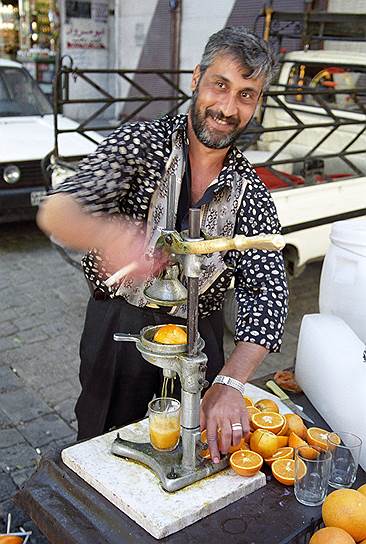 Продавец свежевыжатого апельсинового сока, 2006 год