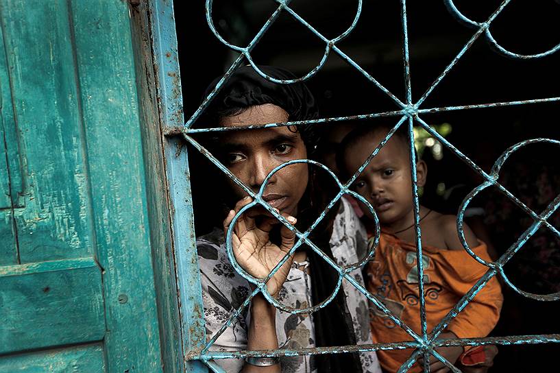 Кокс-Базар, Бангладеш. Новоприбывшие в лагерь беженцев мусульмане-рохинджа