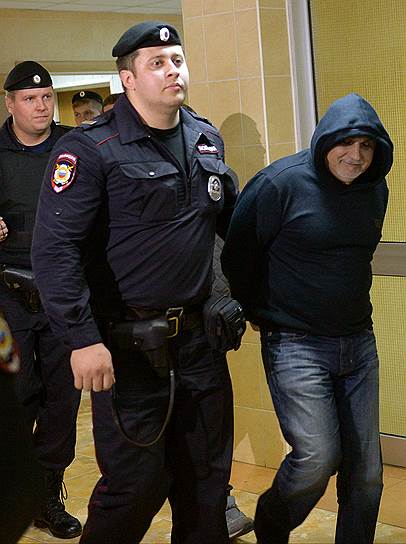 Москва. Захарий Калашов (Шакро Молодой), обвиняемый по делу о вымогательстве, прибывает на заседание Никулинского районного суда
