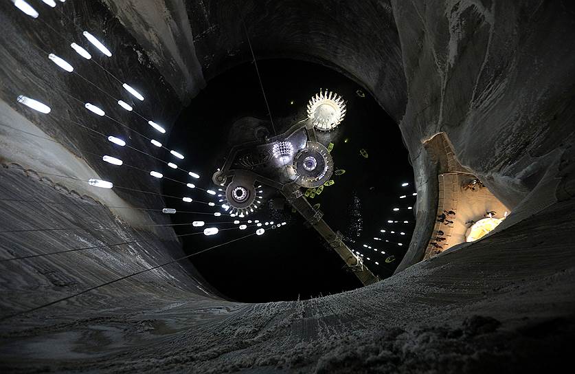 Турда, Румыния. Недействующая соляная шахта, которую могут посетить все желающие 