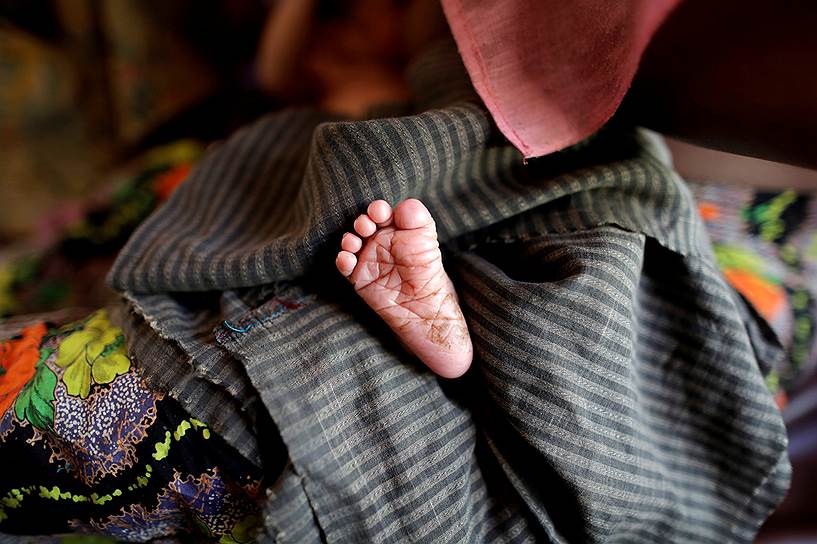 Кокс-Базар, Бангладеш. Рождение ребенка в центре размещения беженцев-рохинджа 