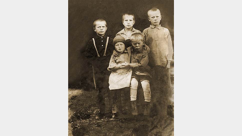 Дети и племянник Павла Корякина, 30-е годы