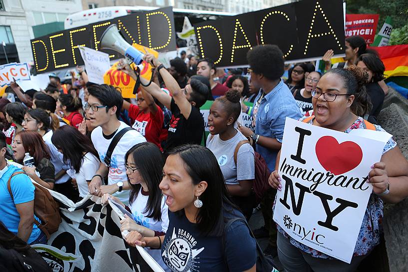 Нью-Йорк. Протестующие против отмены программы защиты детей-иммигрантов от депортации