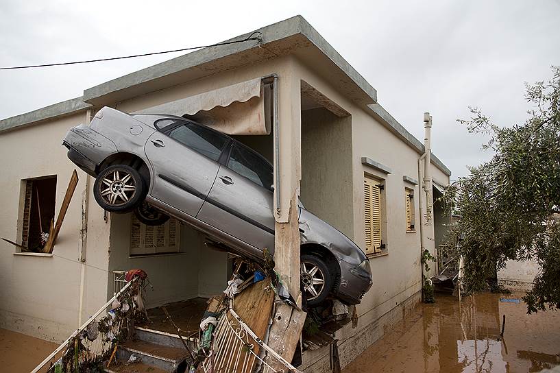 Мандра, Греция. Последствия наводнения