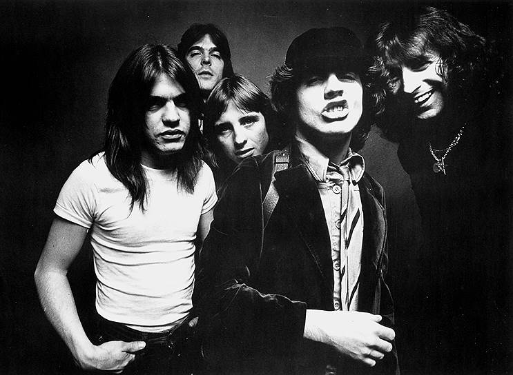 AC/DC — аббревиатура от «переменный ток/постоянный ток». Группа появилась в Австралии в 1970-х. Первый альбом музыкального коллектива вышел в 1975 году и назывался  High Voltage