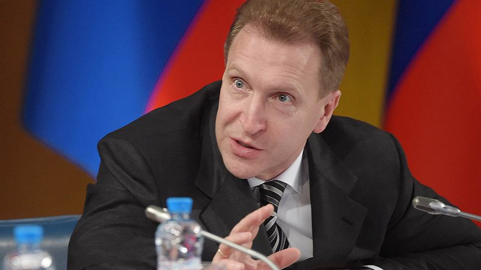Игорь Шувалов предложил объединить таможенников с налоговиками в 2018 году