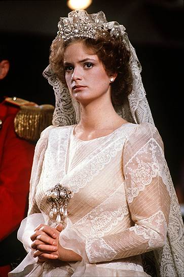 Последняя императрица Франции и Глория Турн-и-Таксис венчались в одной и той же тиаре с 212 жемчужинами и 1998 алмазами