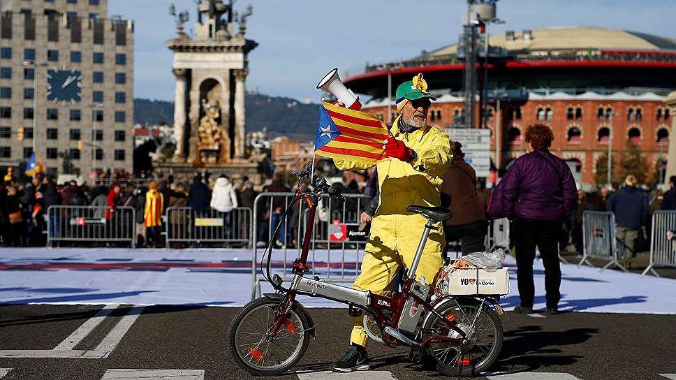 Мадрид готовится к каталонским выборам и новой волне «фейковых новостей»