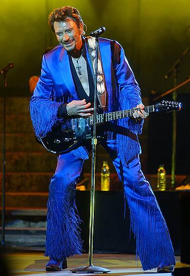 За более чем 50-летнюю карьеру Джонни Холлидей совершил более 180 гастрольных туров и провел более 3 тыс. концертов, число проданных альбомов превышает 110 млн копий