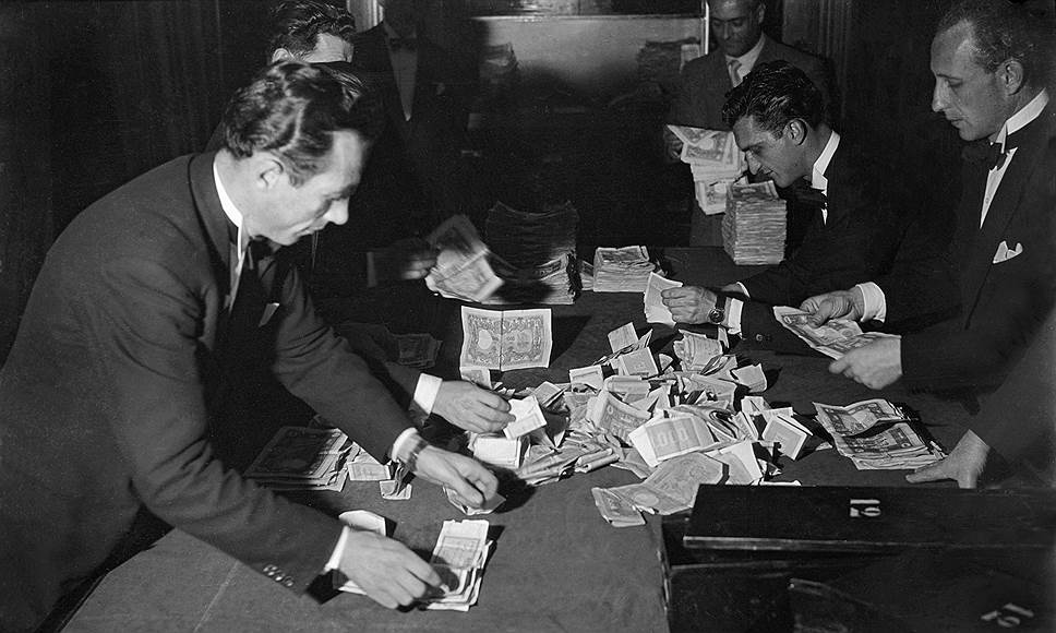 В Европе 1950-х годов наследуемые суммы требовали внимательного подсчета нотариусами