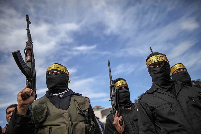 Вооруженные сторонники палестинского движения «Фатах» в Газе