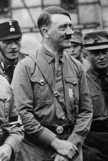 Будущий лидер нацистской Германии Адольф Гитлер в молодости увлекался изобразительным искусством. В 1907–1908 годах он пытался поступить в Венскую художественную школу, но обе попытки оказались безуспешными