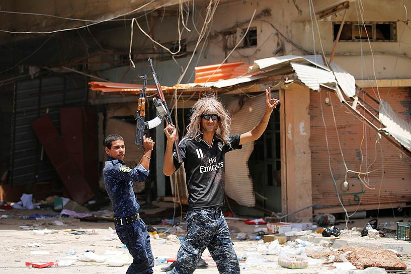 Иракцы празднуют освобождение города Эль-Фаллуджа 