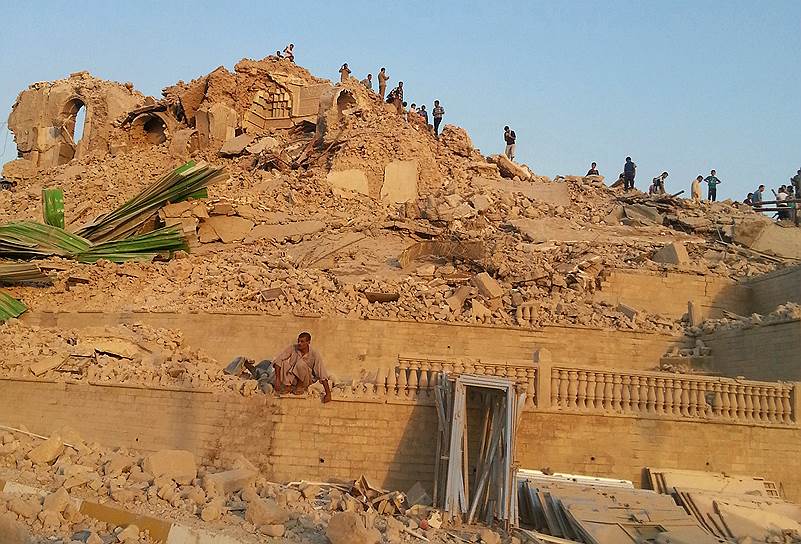 Развалины мечети пророка Иона, пострадавшей от бомбежки Мосула