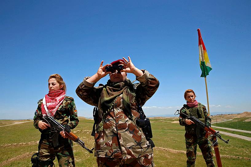 Курдские военные на боевом задании