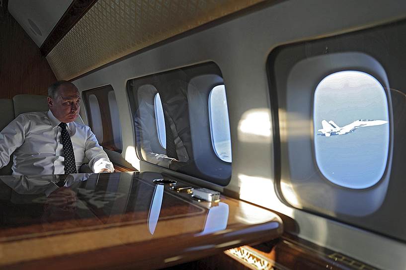 Владимир Путин летит на сирийскую авиабазу Хмеймим