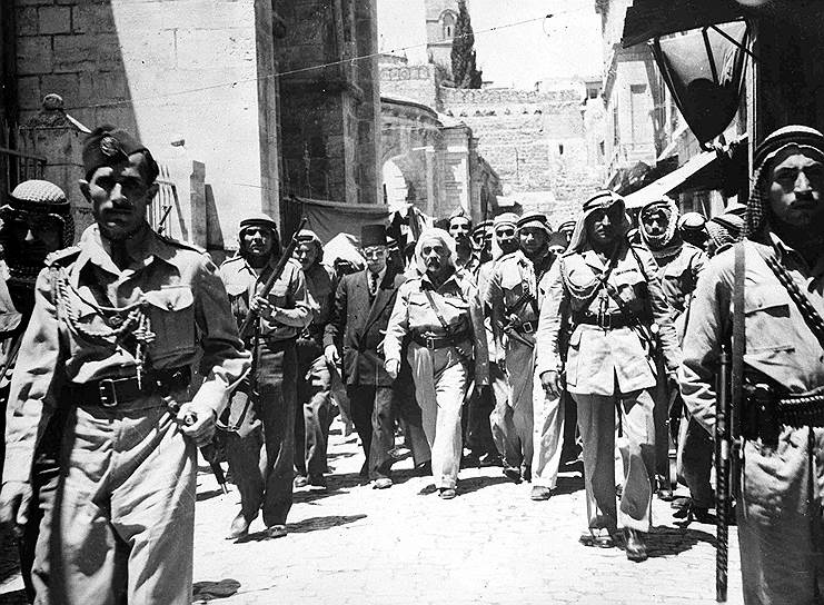 Израиль в январе 1950 года объявил Иерусалим своей столицей и перевел в его западную часть государственные учреждения, а 30 июля 1980 года назвал Иерусалим своей «единой и неделимой столицей» 