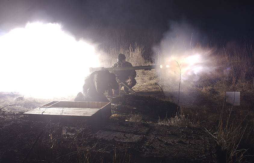 Зайцево, Донецкая область, Украина. Украинские военные обстреливают позиции ДНР