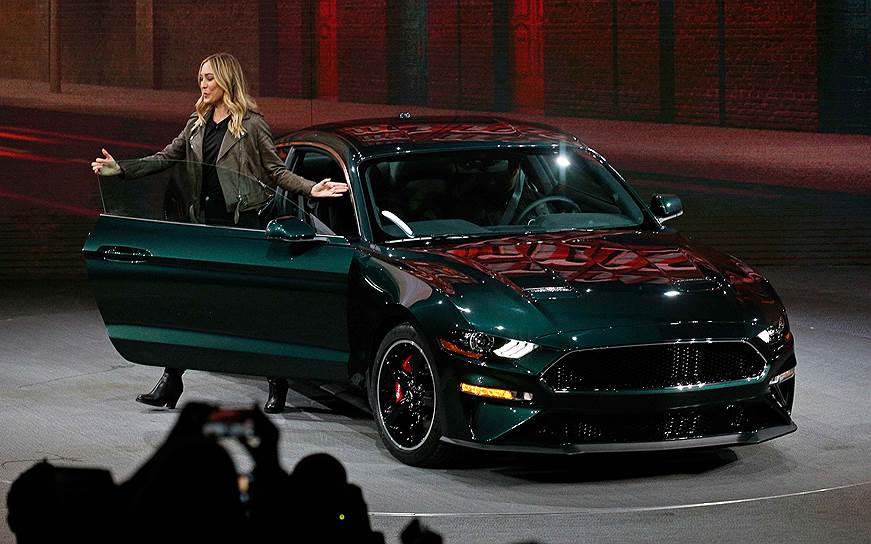Ford Mustang Bullitt представляет внучка актера и автогонщика Стива Маккуина