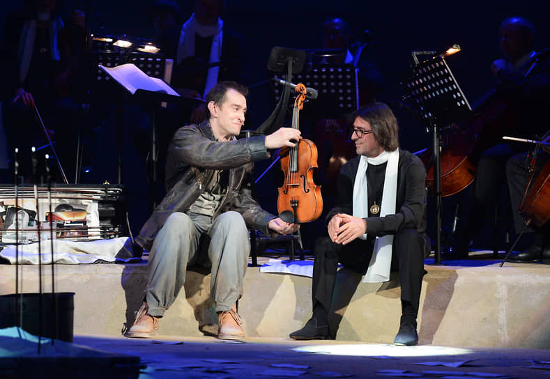 В 2011 году совместно с Константином Хабенским (на фото слева) Юрий Башмет выпустил музыкально-литературную программу, а в 2016 году был представлен их совместный спектакль «Не покидай свою планету» по мотивам «Маленького принца» Антуана де Сент-Экзюпери