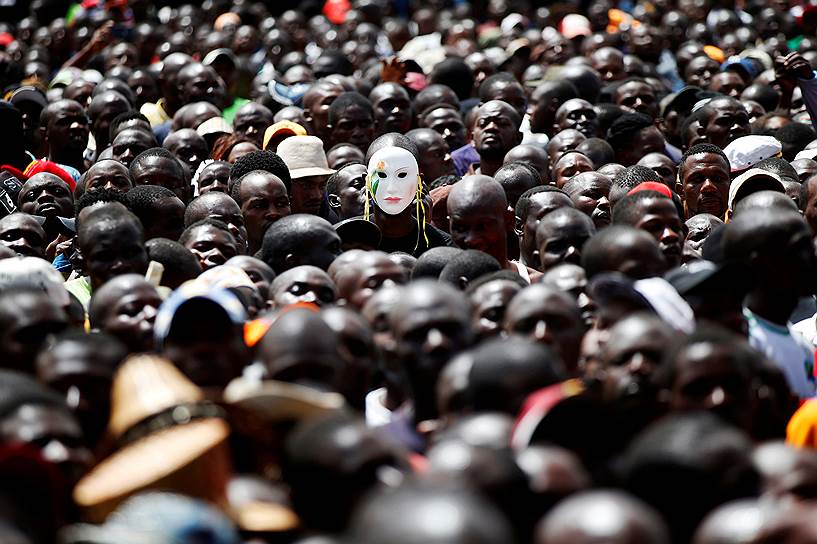 Найроби, Кения. Сторонники оппозиционера Раила Одинга во время его символической присяги 