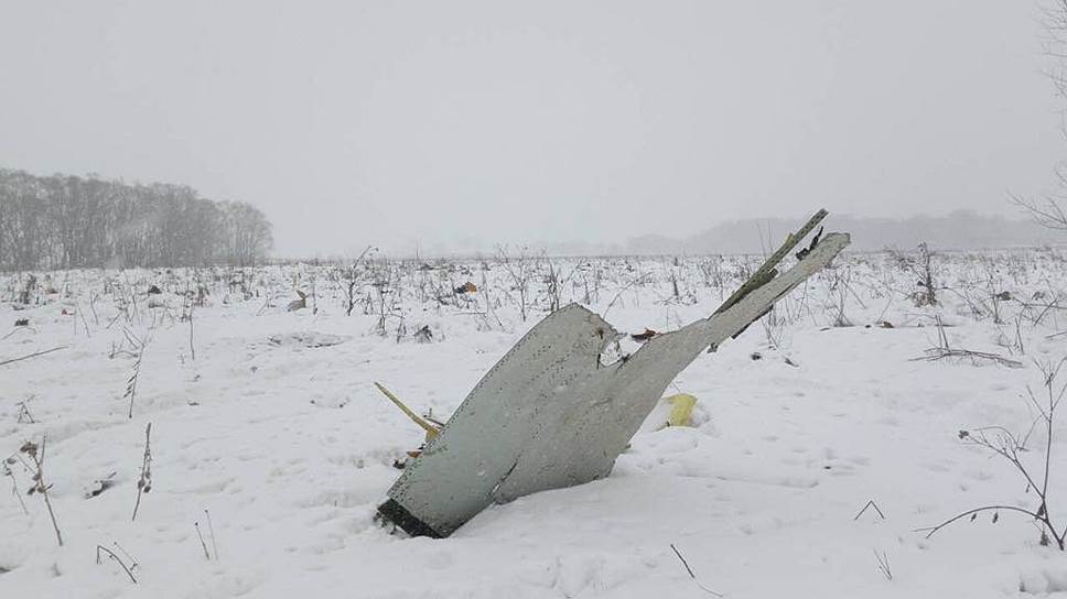 Пассажирский самолет Ан-148 авиакомпании «Саратовские авиалинии» потерпел крушение в Раменском районе. На его борту находились 65 пассажиров и 6 членов экипажа. По сообщению Московской межрегиональной транспортной прокуратуры, все погибли