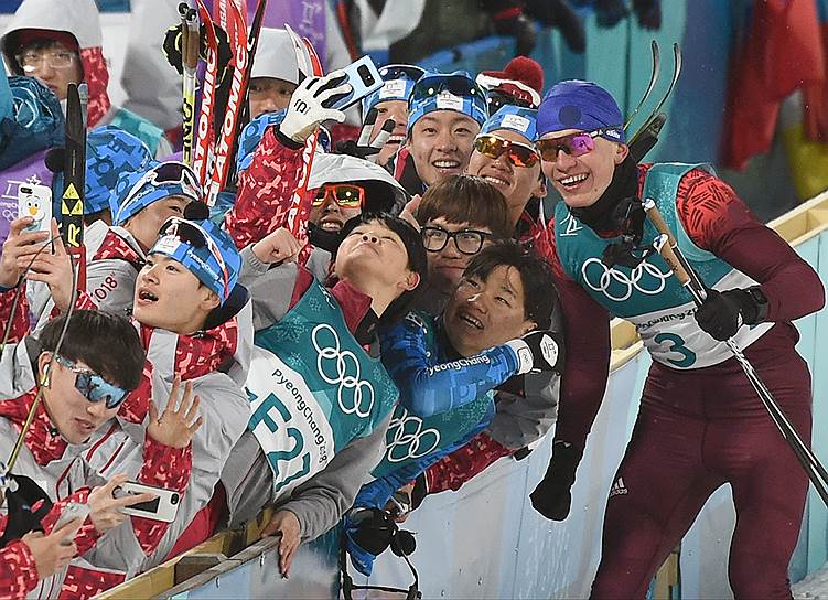 Пхёнчхан, Южная Корея. Российский спортсмен Александр Большунов после финиша в лыжном спринте