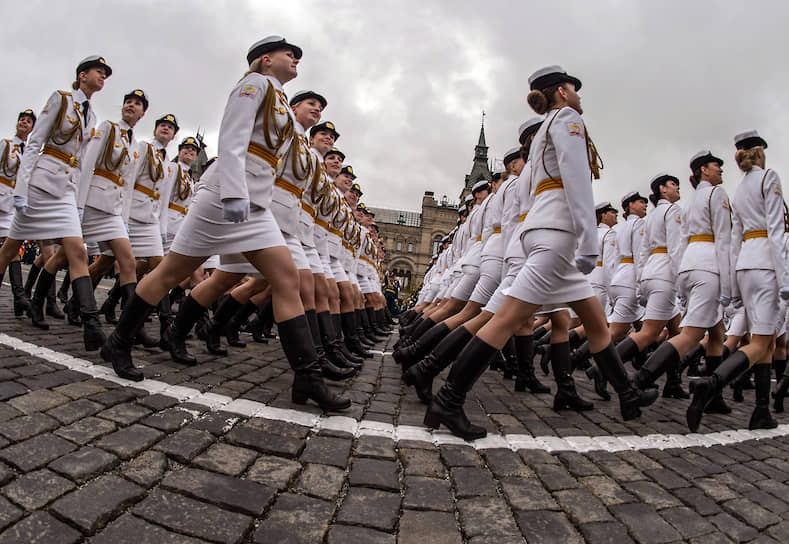 К 2020 году Министерство обороны собиралось набрать еще 40 тыс. женщин на должности рядовых и сержантов