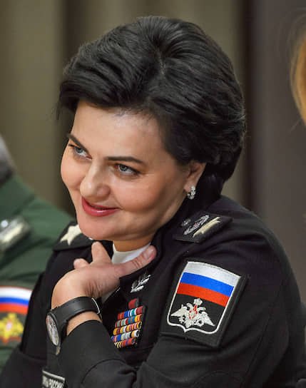 Сейчас в российской армии служат порядка 900 старших офицеров-женщин: 28 полковников, 328 подполковников и 511 майоров