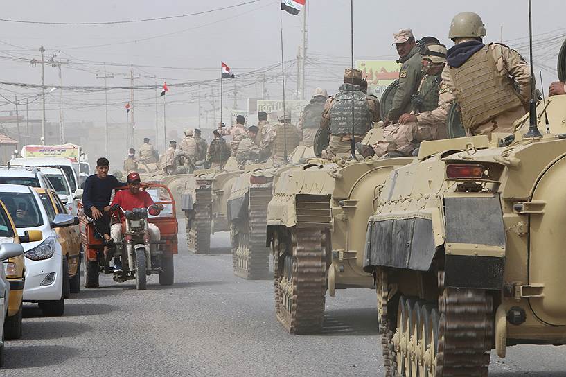 Басра, Ирак. Военные во время кампании по розыску преступников и оружия