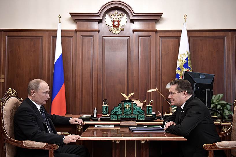 Президент России Владимир Путин и глава «Росатома» Алексей Лихачев 