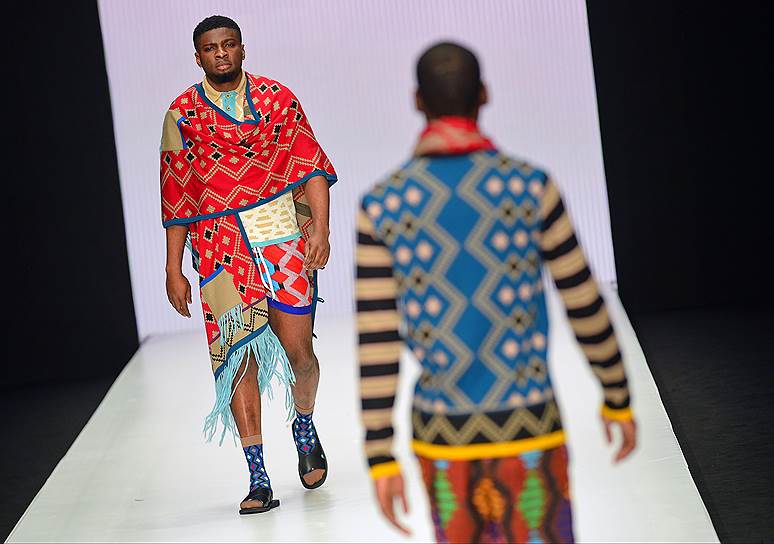 Показ коллекции Maxhosta в рамках показа “Africa Explosion — мода и дизайн Южной Африки”