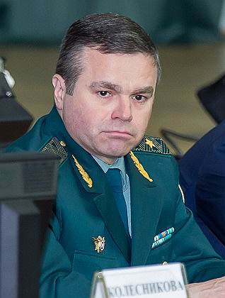 Генерал-майора ФТС Сергея Федорова подозревают в получении взяток на десятки миллионов рублей и сотни тысяч долларов