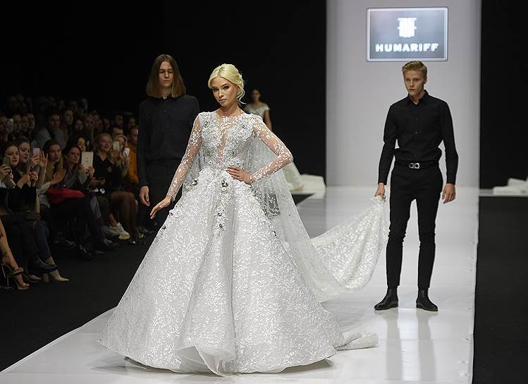 Показ коллекции HUMARIFF в рамках Moscow Fashion Week в Гостином дворе