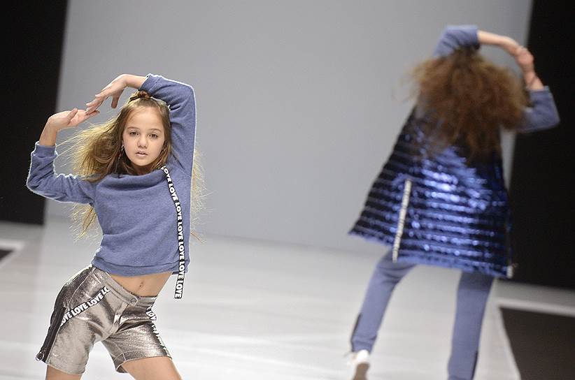 Показ коллекции школы-студии детской одежды Полины Голубь в рамках Moscow Fashion Week