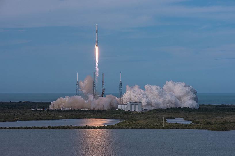 2 апреля. Компания SpaceX &lt;a href=&quot;/doc/3592316&quot;>провела запуск&lt;/a> ракеты-носителя Falcon 9 с космическим грузовым кораблем Dragon, который доставит груз для экипажа МКС