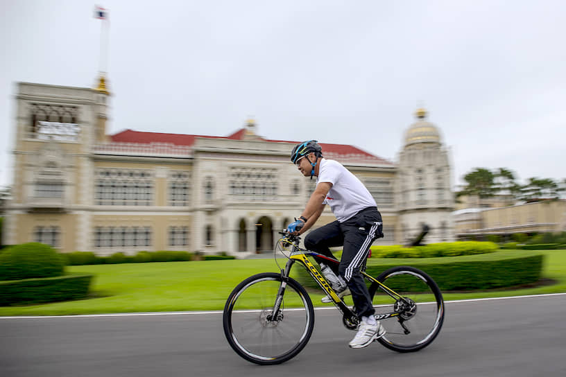 Бангкок. Премьер-министр Таиланда Прают Чан-Оча тренируется перед заседанием правительства, 2015 год