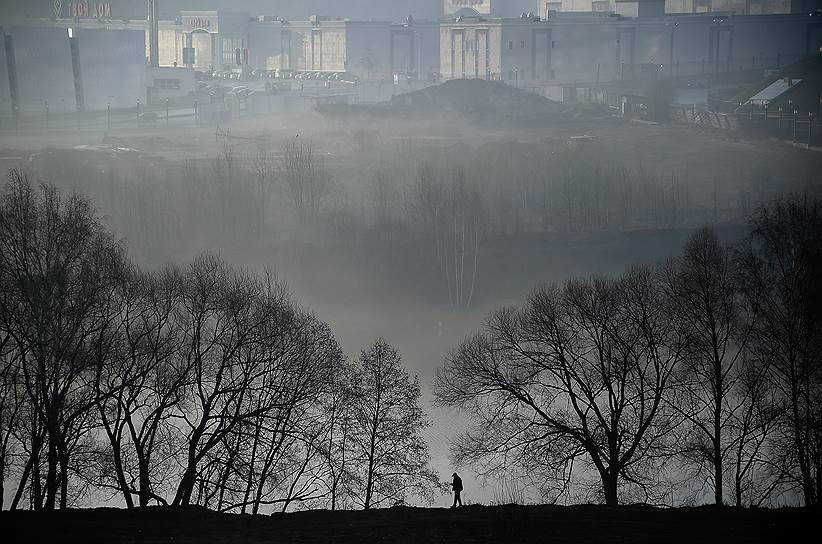 Москва, Россия. Туман над городом