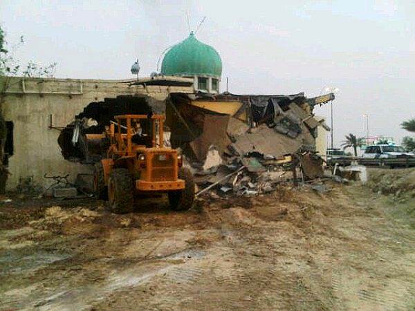 В 2011 году, в период восстания в Бахрейне, было уничтожено более 50 шиитских мечетей, гробниц и усыпальниц. В их числе оказалась 400-летняя мечеть шейха Мохаммеда аль-Барбаги, разрушенная бульдозерами. В ответ на критику правительство Бахрейна сообщило, что ломает «не мечети, а нелегально построенные сооружения». В январе 2012 года власти пообещали заново возвести 12 уничтоженных мечетей